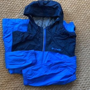 Lightweight Columbia kids XL raincoat EUC (see details)